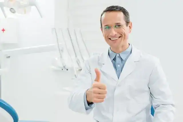 كاتب اشتراك طب الأسنان